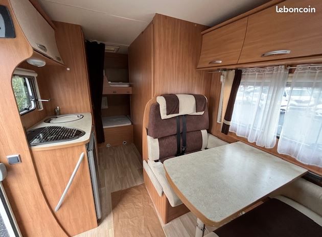 Camping car Chausson Flash 03 2.2 TDCi 140CV — Garage Normandie Auto — photo 6