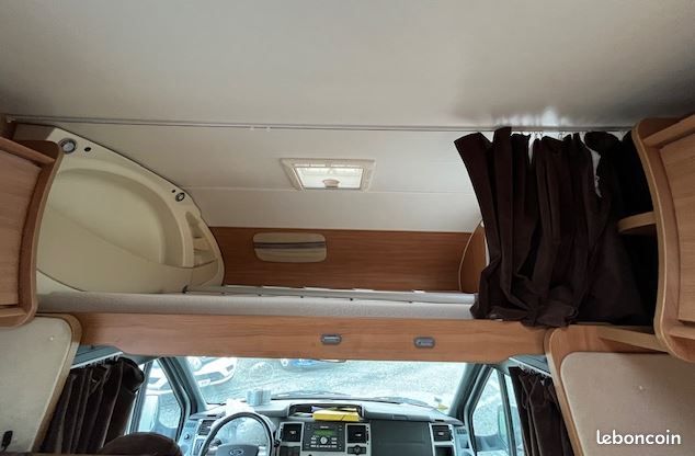 Camping car Chausson Flash 03 2.2 TDCi 140CV — Garage Normandie Auto — photo 9
